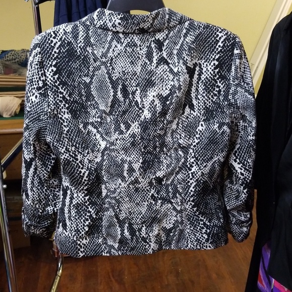 EXPRESS SNAKE PRINT BLAZER - Picture 2 of 2